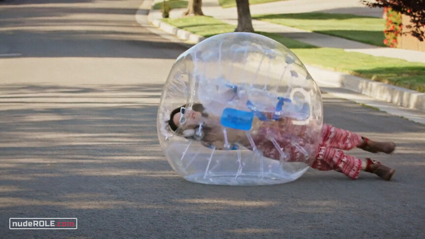 5. Mandy sexy – How It Ends (2021)