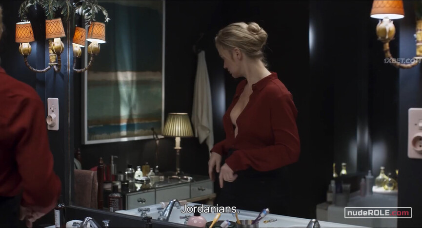 5. Judith Fauvet sexy – Madeleine Collins (2021)