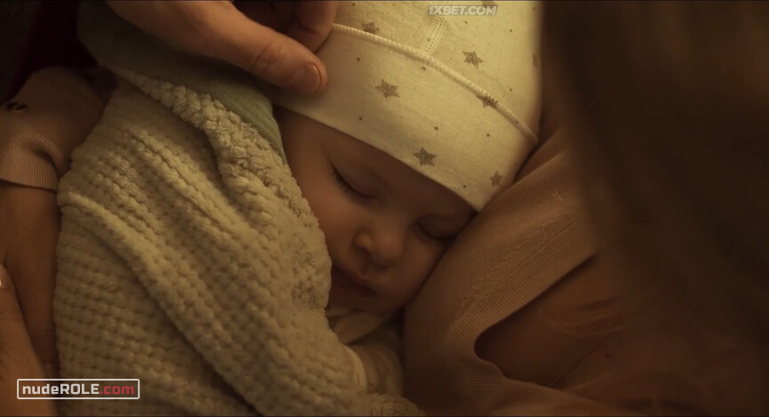 8. Judith Fauvet sexy – Madeleine Collins (2021)