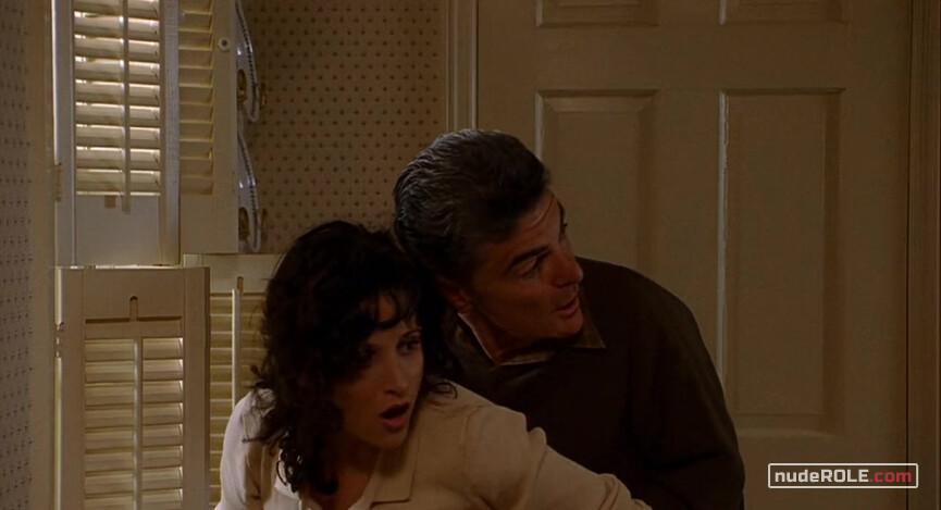 7. Leslie sexy – Deconstructing Harry (1997)