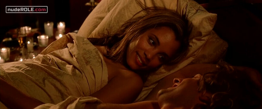 4. Beth Williamson sexy – Dark Blue (2002)