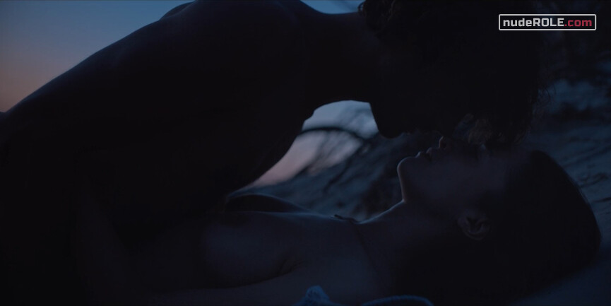 1. Ania nude – Into the Wind (2022)