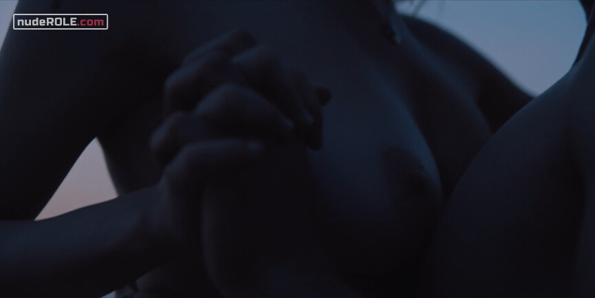 18. Ania nude – Into the Wind (2022)