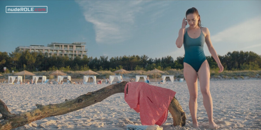 3. Ania nude – Into the Wind (2022)