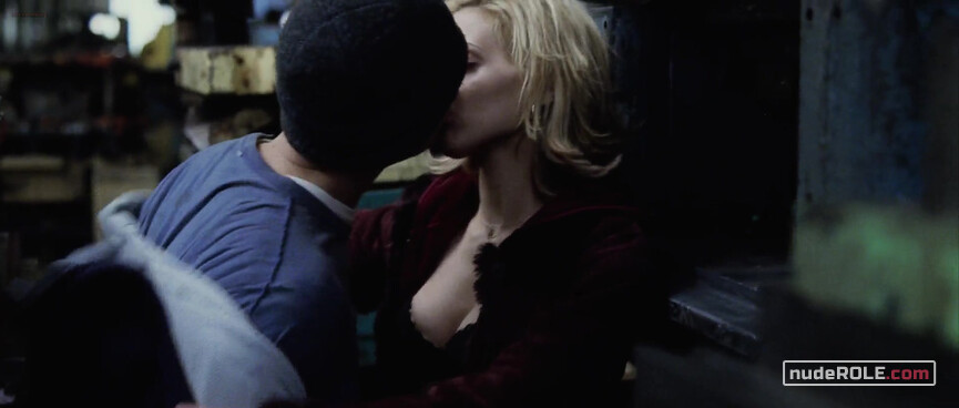 3. Alex sexy – 8 Mile (2002)