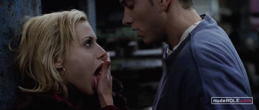 6. Alex sexy – 8 Mile (2002)