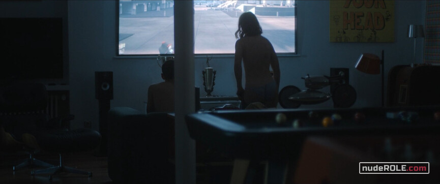 22. Raquel nude – Through My Window (2022)