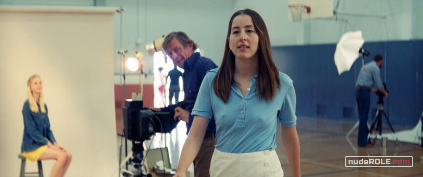 3. Alana sexy – Licorice Pizza (2021)