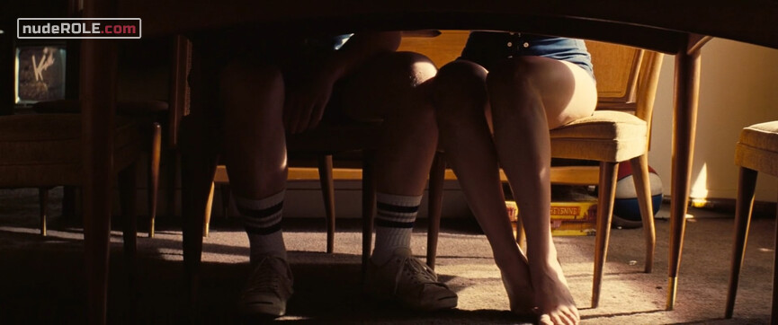 7. Alana sexy – Licorice Pizza (2021)