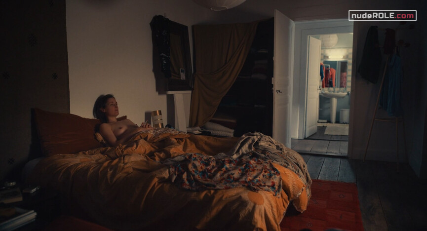 2. Clarisse nude – Hold Me Tight (2021)