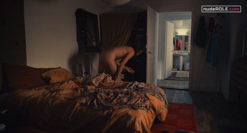 4. Clarisse nude – Hold Me Tight (2021)