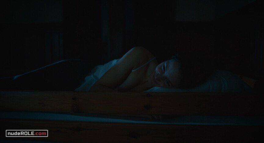 9. Clarisse nude – Hold Me Tight (2021)