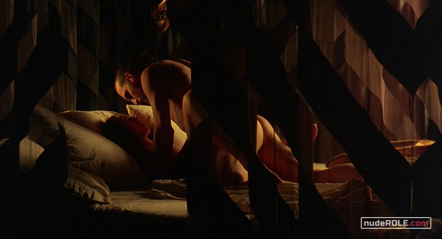 1. Lettice Howard nude – Elizabeth (1998)