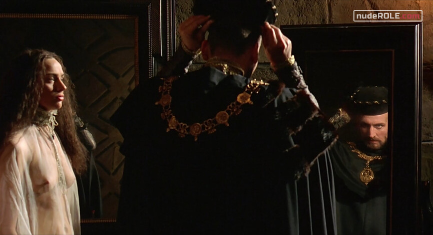 3. Lettice Howard nude – Elizabeth (1998)