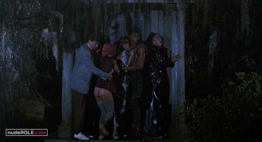 11. Trash nude – The Return of the Living Dead (1985)