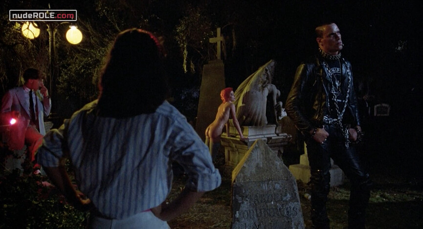 6. Trash nude – The Return of the Living Dead (1985)