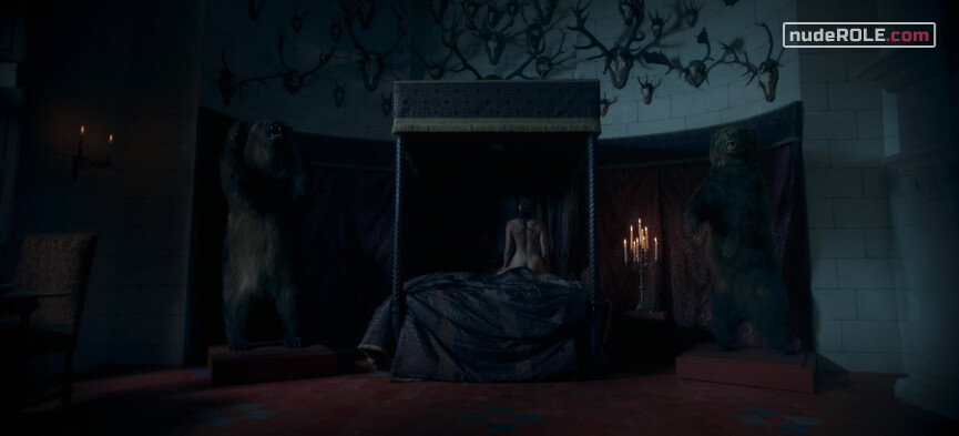 2. Aabis nude , Diane de Poitiers nude – The Serpent Queen s01e02 (2022)