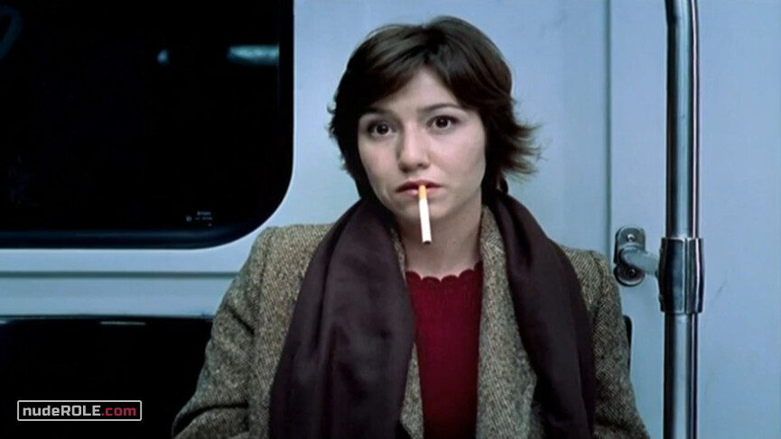 2. Chica joven nude – En camas separadas (2003)