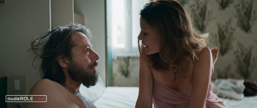 10. Jeannie nude – Tralala (2021)