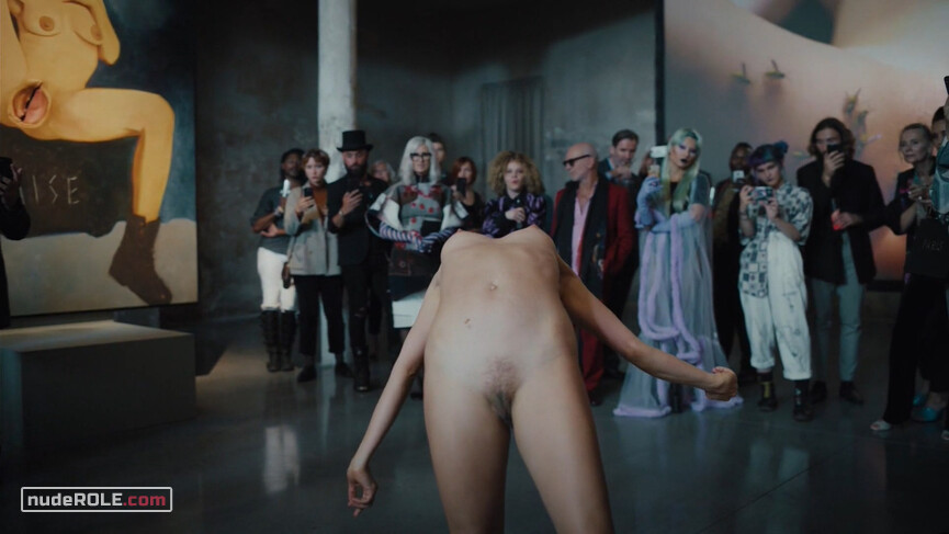 5. Franziska nude – Ich und die Anderen s01e01 (2021)