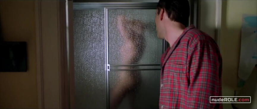 3. Kate Reynolds sexy – The Family Man (2000)