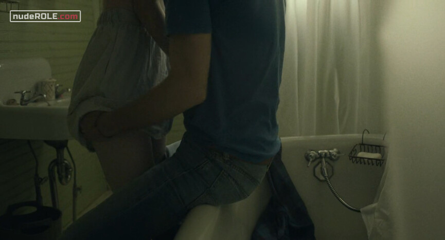 4. Bea nude – Honeymoon (2014)