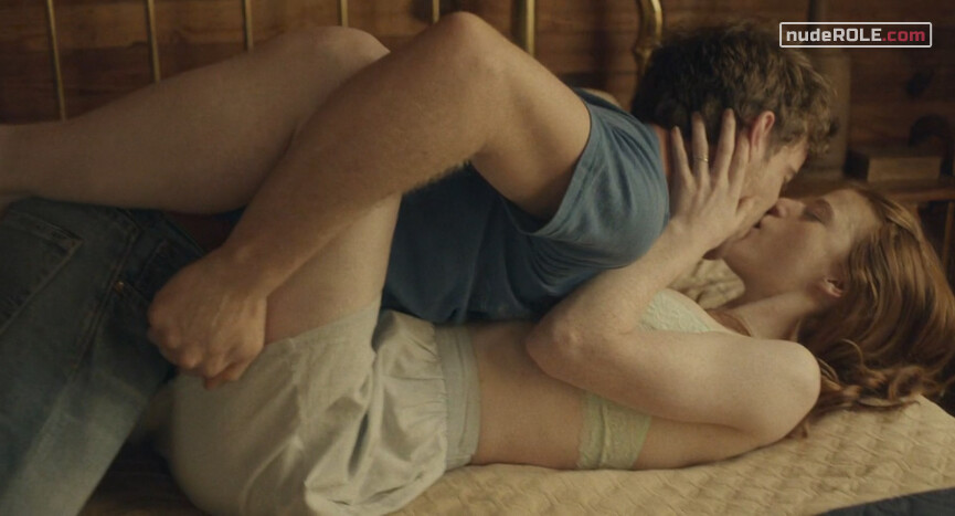 6. Bea nude – Honeymoon (2014)