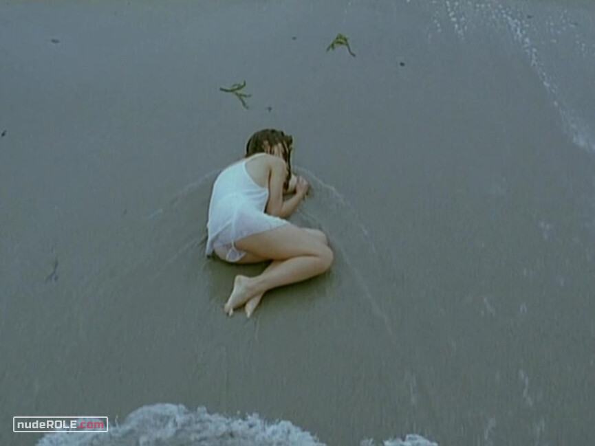 3. Claire nude , Silly sexy – Deeply (2000)