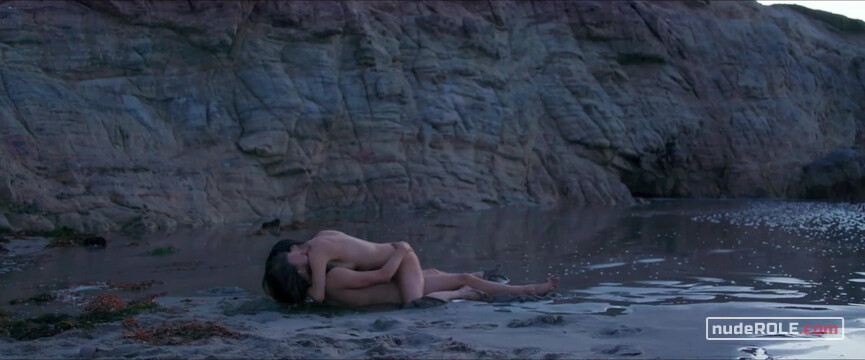 20. Domi nude – Get Away If You Can (2022)