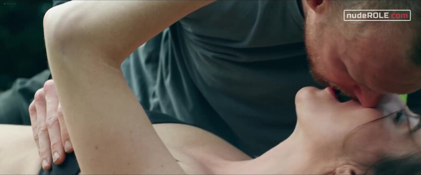 9. Domi nude – Get Away If You Can (2022)