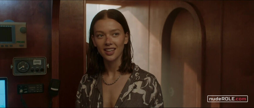 24. Jess nude , Lexie nude – Into the Deep (2022)