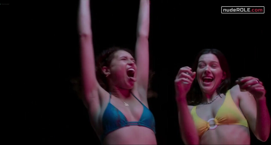 26. Jess nude , Lexie nude – Into the Deep (2022)