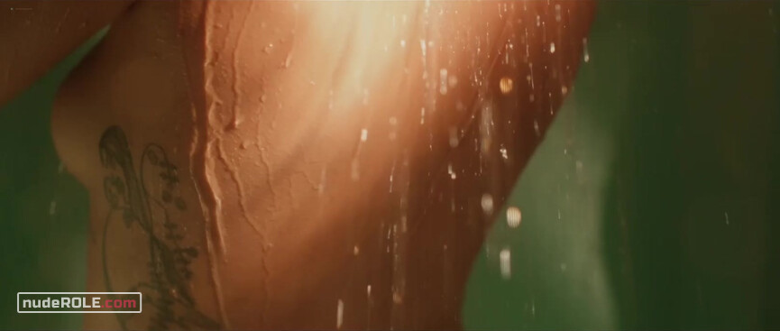 3. Jess nude , Lexie nude – Into the Deep (2022)
