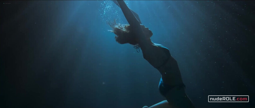 6. Jess nude , Lexie nude – Into the Deep (2022)
