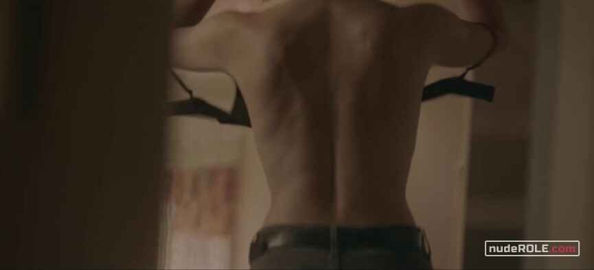 7. Ana Hurtado sexy, Isabel Mora sexy – Parot s01e02 (2021)
