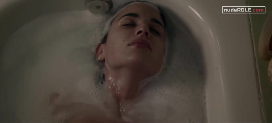 12. Isabel Mora nude – Parot s01e04, e05, e06, e10 (2021)