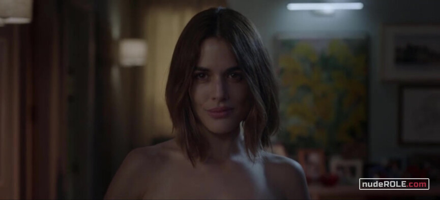 6. Isabel Mora nude – Parot s01e04, e05, e06, e10 (2021)