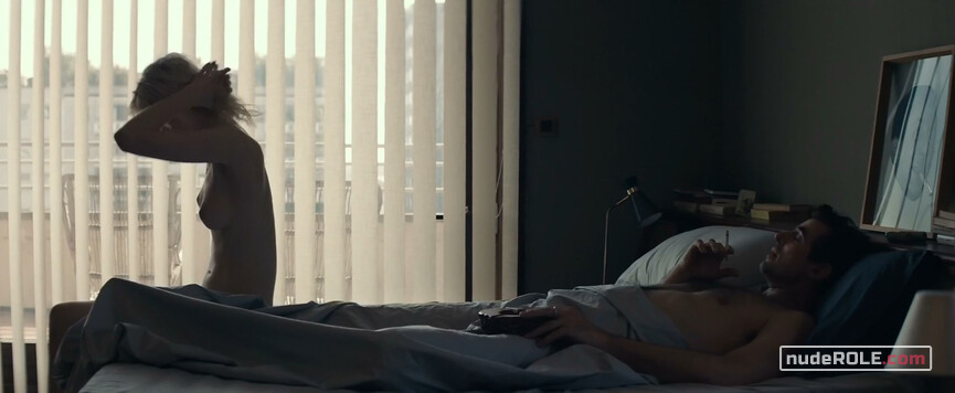 12. Berenice Hollis nude – The Burnt Orange Heresy (2019) #2