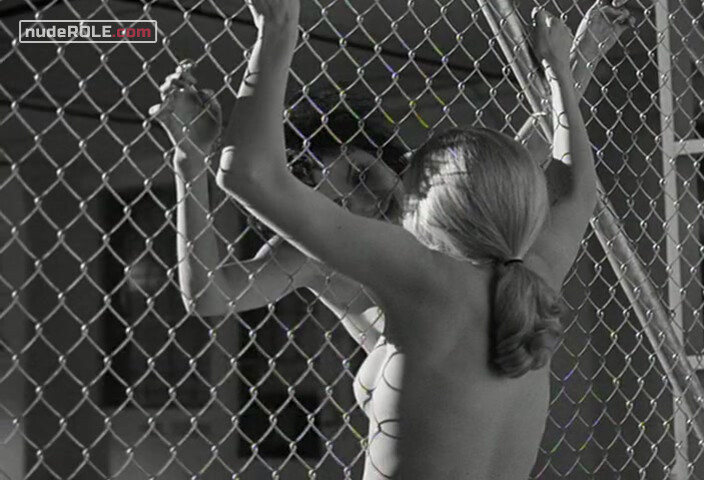 12. Linda nude, Gia Carangi nude – Gia (1998)