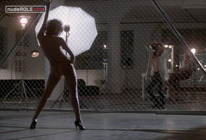 2. Linda nude, Gia Carangi nude – Gia (1998)