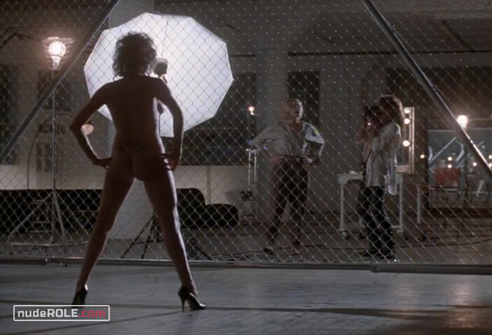 5. Linda nude, Gia Carangi nude – Gia (1998)