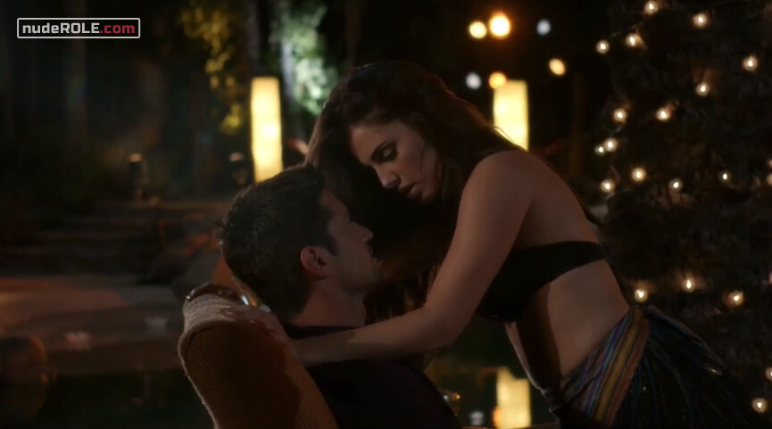 10. Adrianna Tate-Duncan sexy – 90210 s05e04 (2012) #2