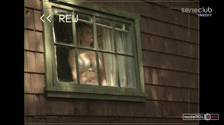 4. Deb Carpenter sexy – Dead of Summer s01e05 (2016)