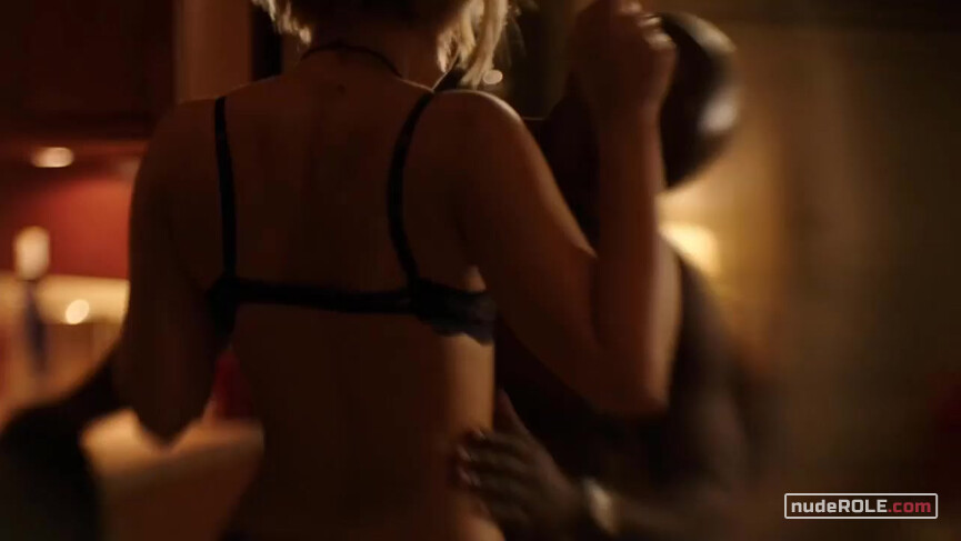 1. Hildy Mulligan sexy – Murder in the First s03e02, e04 (2016)
