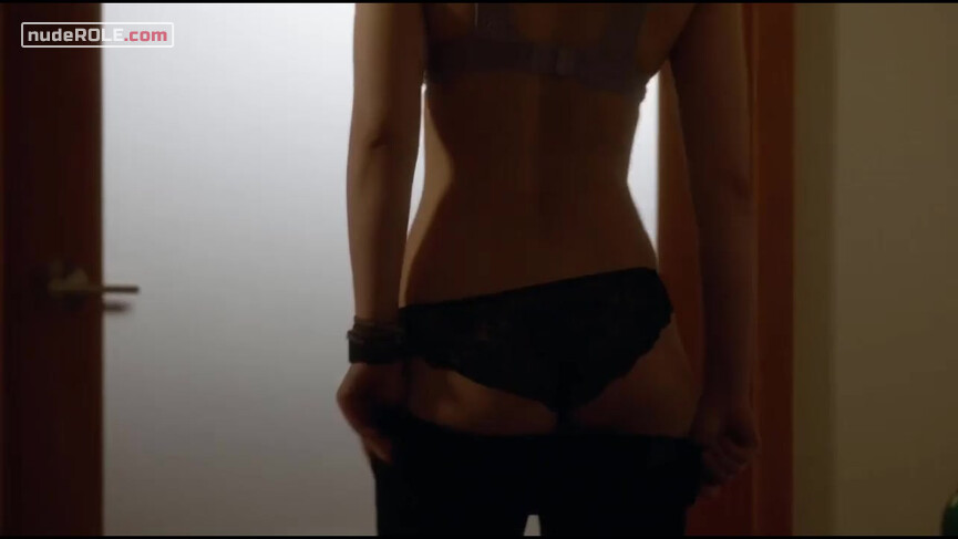 5. Hildy Mulligan sexy – Murder in the First s03e02, e04 (2016)
