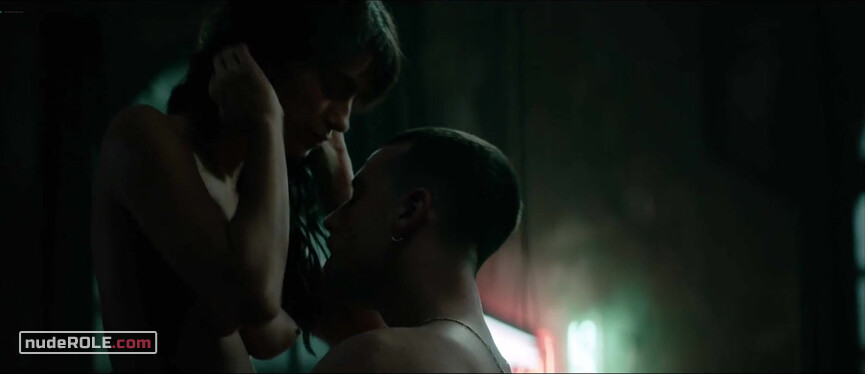 10. Natalia nude – Centauro (2022)