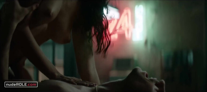 9. Natalia nude – Centauro (2022)