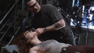 Jane sexy – Johnny Mnemonic (1995)