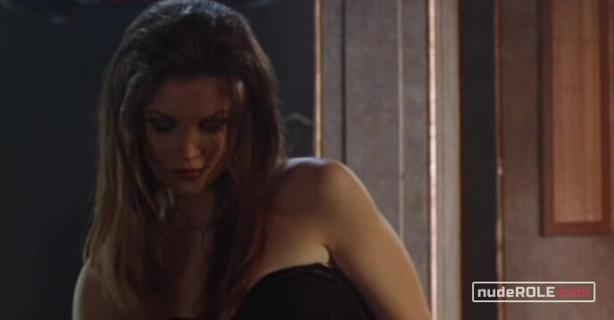 2. Jane sexy – Johnny Mnemonic (1995)