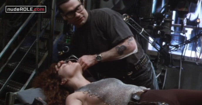 4. Jane sexy – Johnny Mnemonic (1995)
